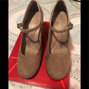Aerosoles suede/patent heels